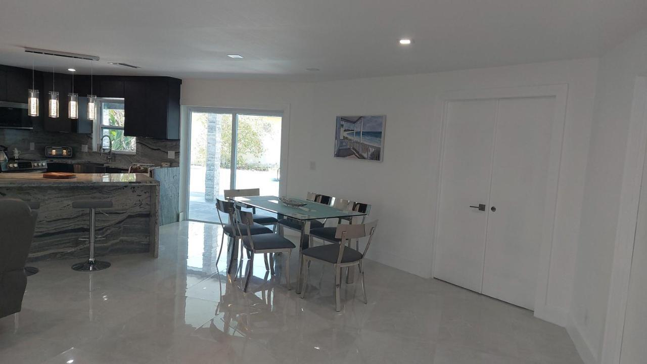 Canalfront Holiday home *